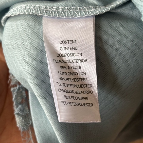 WAYF | NWT Elan lace mock neck lace sleeve blouse | size small - Picture 6 of 6